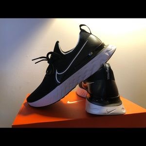 Nike React Infinity Run FK Sneakers Never Worn 9.5